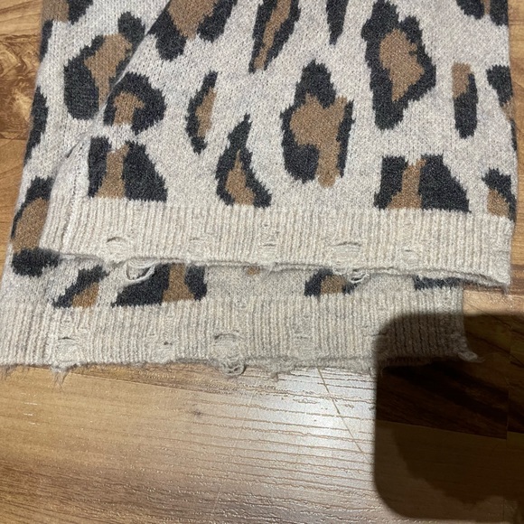 Promesa Cheetah Print Capris - Picture 2 of 6